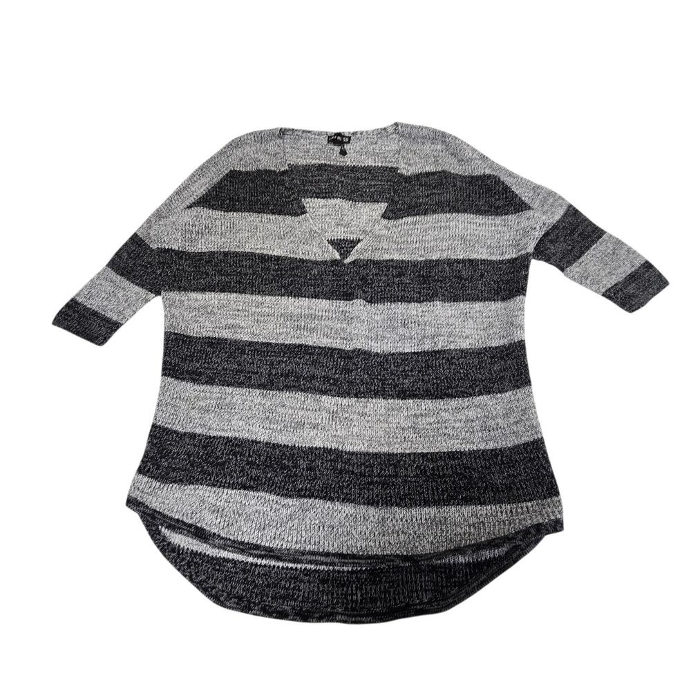 Express Women's Medium long Sleeve V-Neck Pullover Sweater Gray